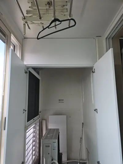 동탄 맞춤가구설치 — 베란다 실외기 가림 도어 설치